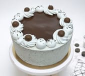 Eggless Oreo Chocolate Crush Cake